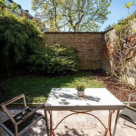 بيت للعطل Huswell - Chic With Garden In *